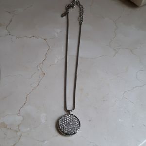 Crystal pendant necklace